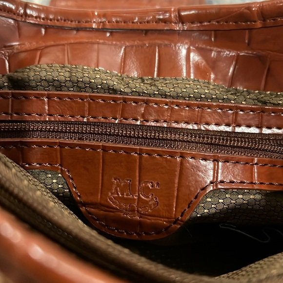 Marc Chantal M.C. Purse - Picture 6 of 13